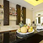 In Hotel Berlin