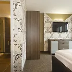 In Hotel 3*